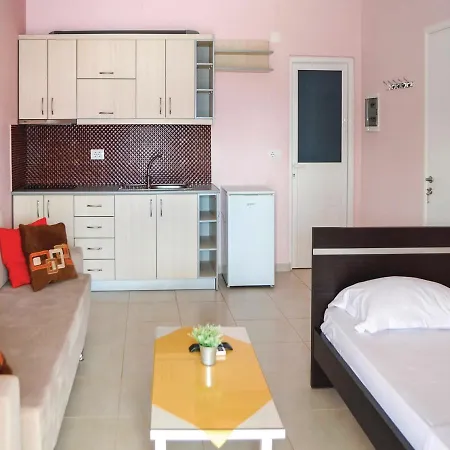 One-bedroom In * クサミル